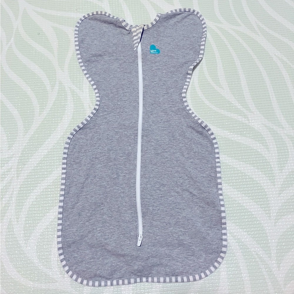Love to Dream Size Small Swaddle Up Original Gray